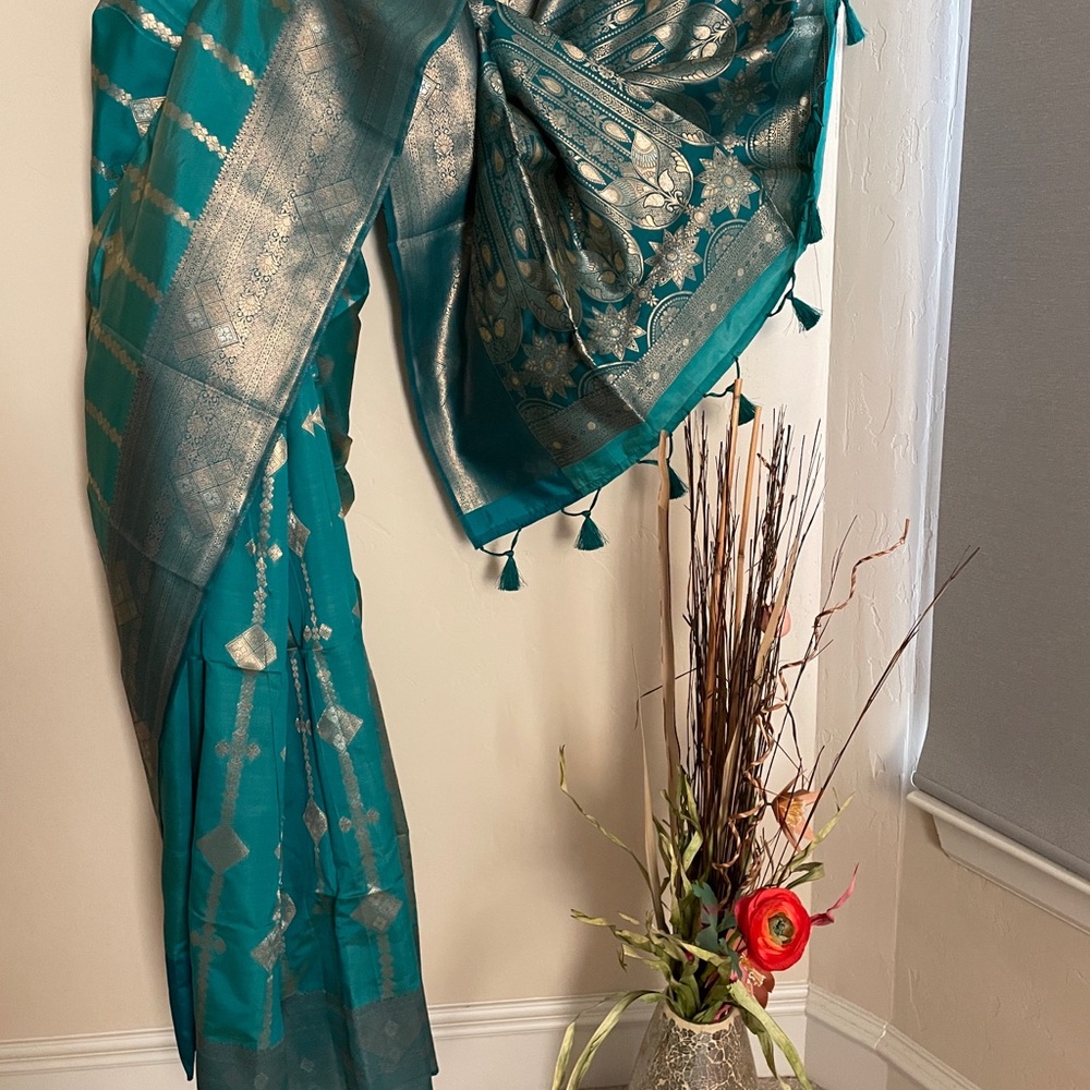 Teal Metallic Accent Saree Saree